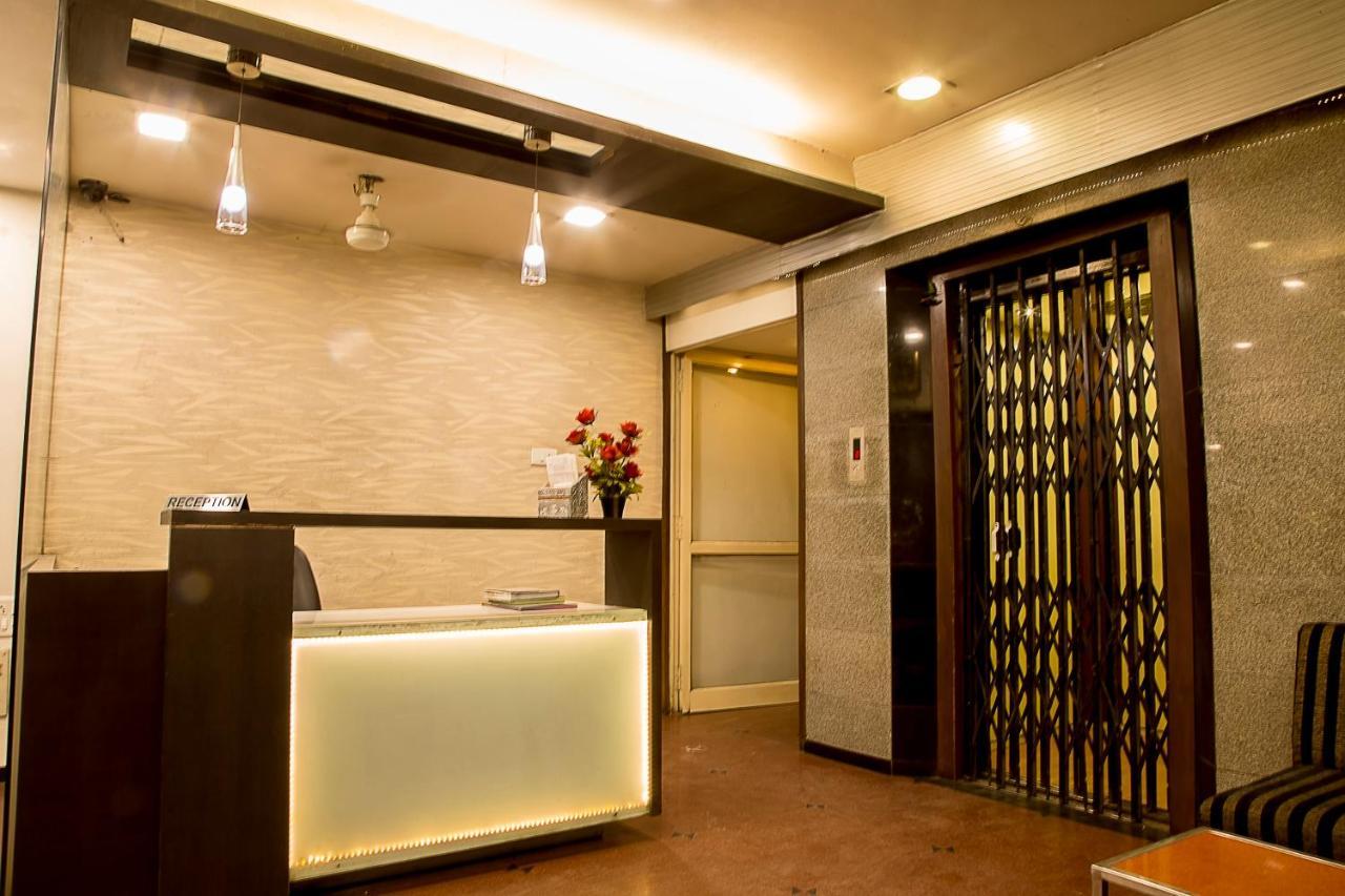 Hotel Shertown 阿穆达巴 外观 照片